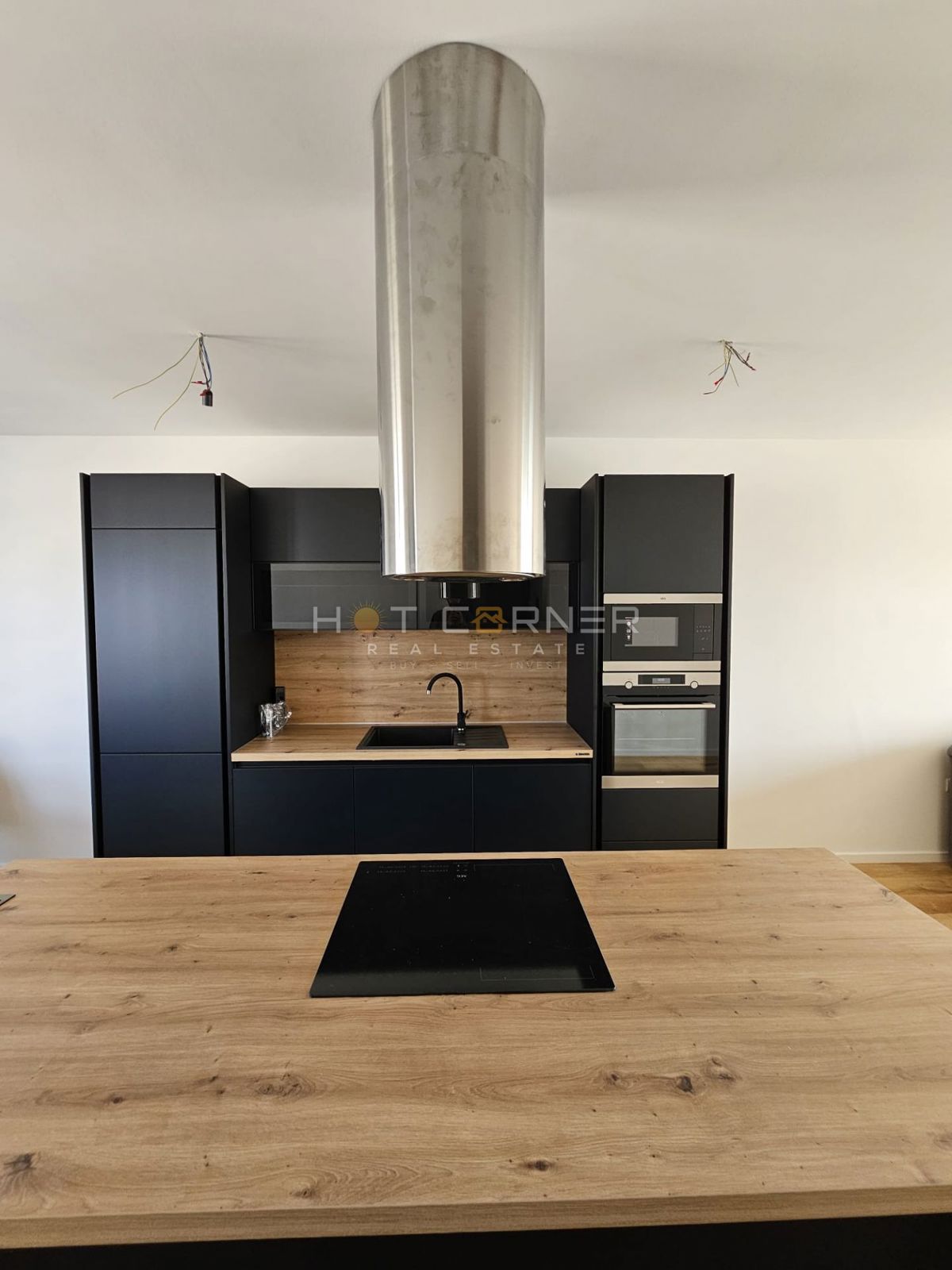 Moderen, svetel penthouse stanovanje v Valdebeku – Pula