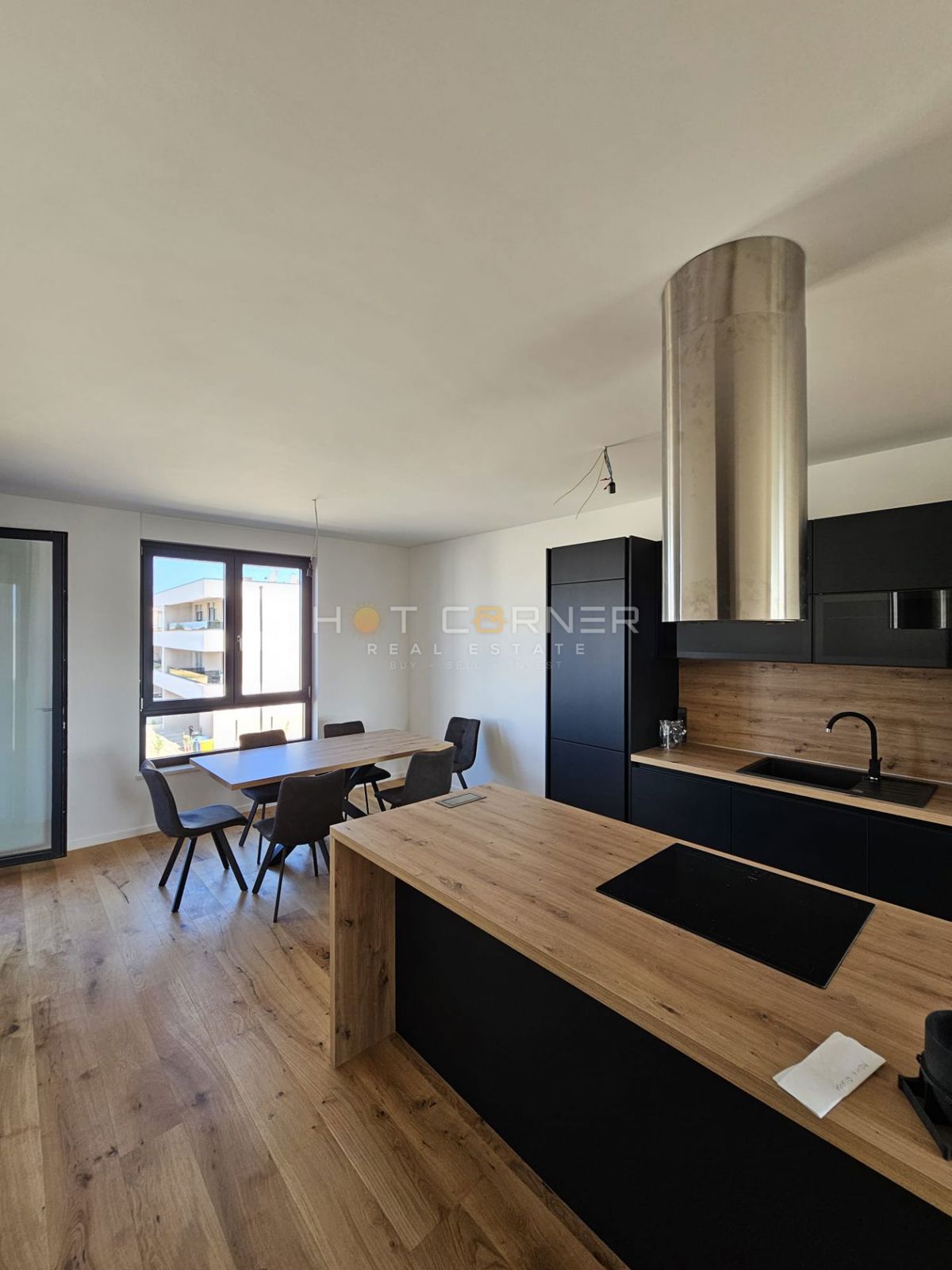 Moderen, svetel penthouse stanovanje v Valdebeku – Pula