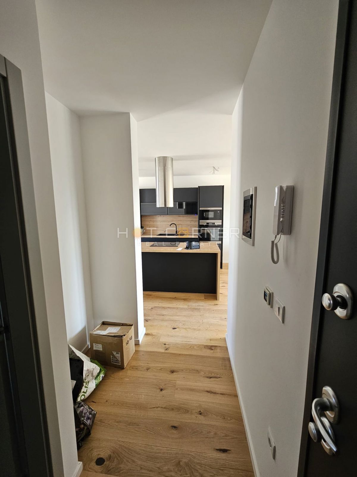 Moderen, svetel penthouse stanovanje v Valdebeku – Pula