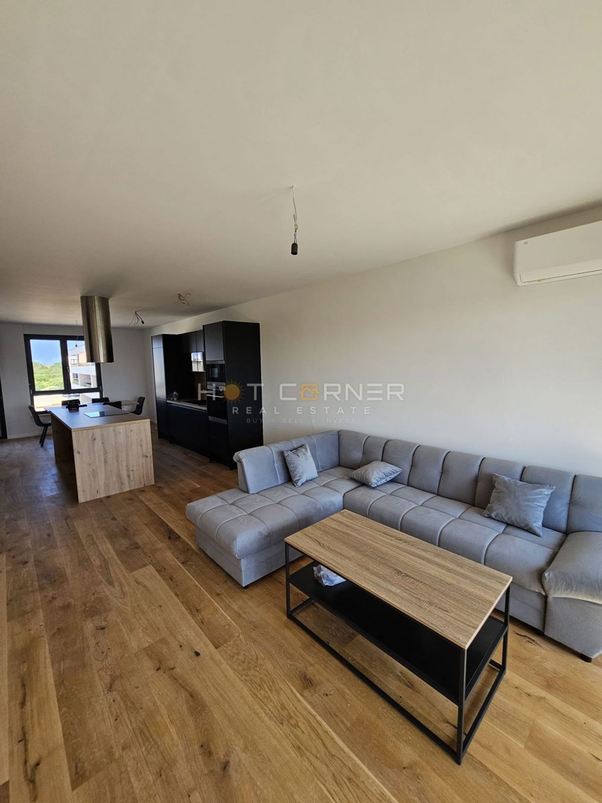 Moderen, svetel penthouse stanovanje v Valdebeku – Pula