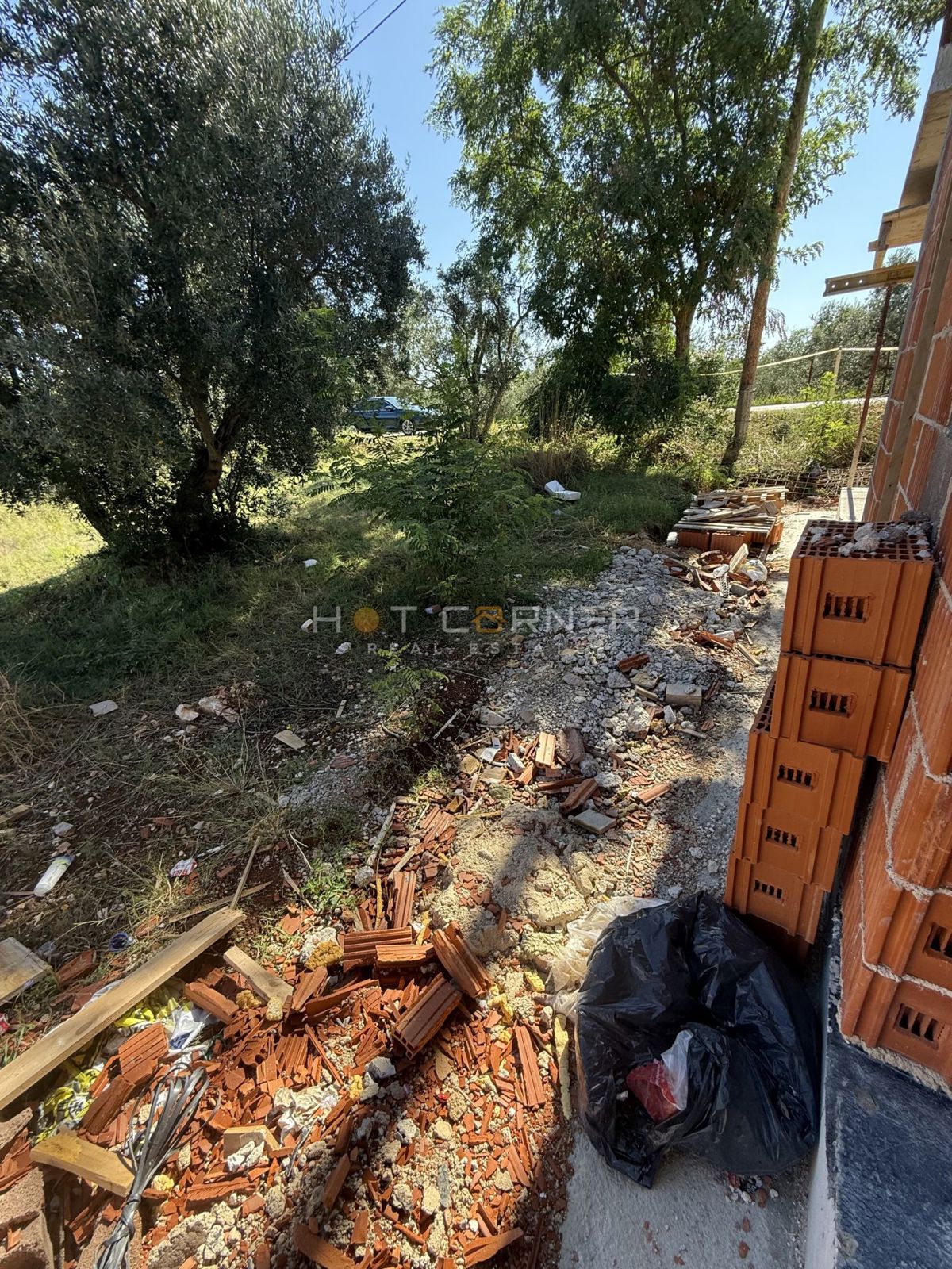 Pula, Veli Vrh, čudovita lokacija 300 m od morja, moderno pritlično stanovanje 2SS + 75 m² vrta