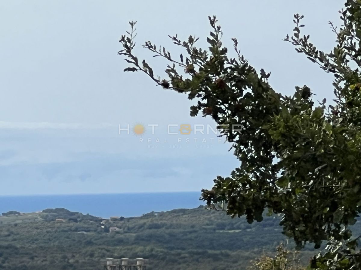 Okolica Rovinja, čudovita moderna polovica dvojčka, pogled na morje, bazen!