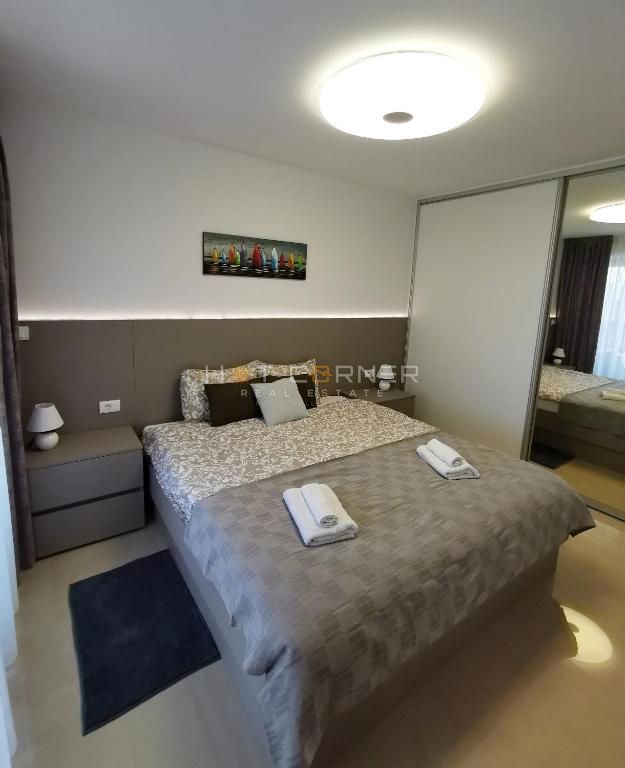 Banjole, neposredno nad plažo, luksuzni penthouse, pogled na morje, bazen, dvigalo