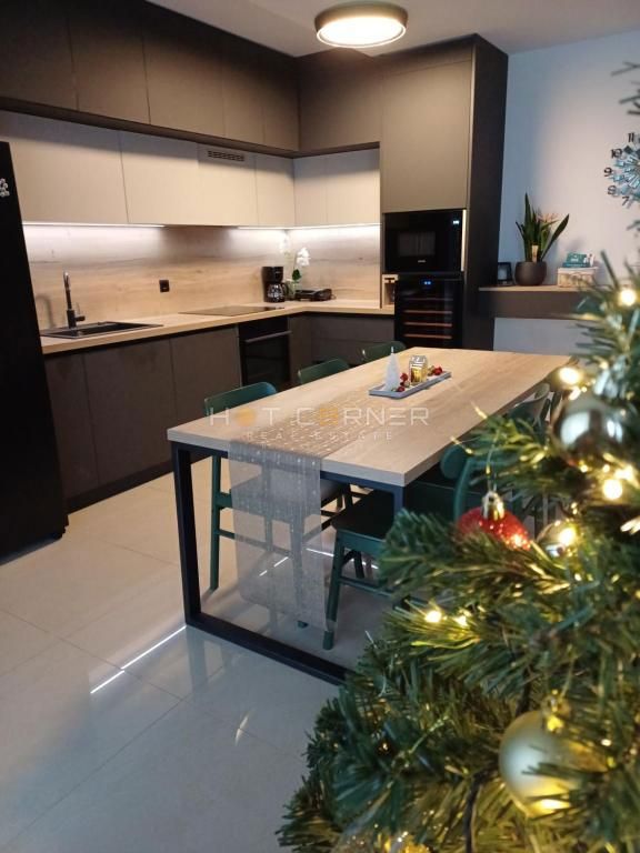 Banjole, neposredno nad plažo, luksuzni penthouse, pogled na morje, bazen, dvigalo