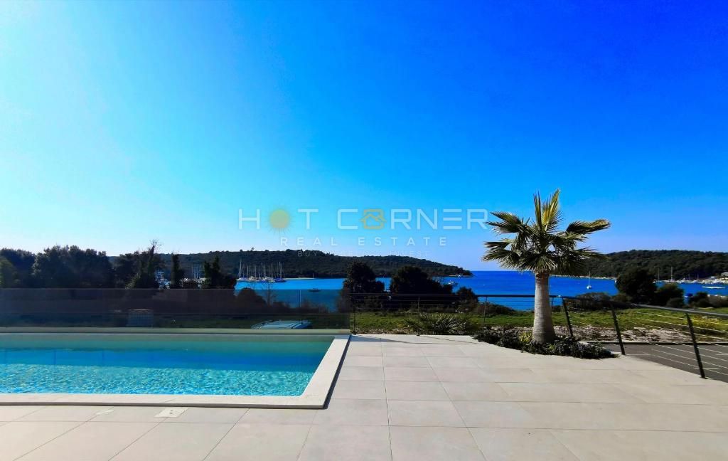 Banjole, neposredno nad plažo, luksuzni penthouse, pogled na morje, bazen, dvigalo