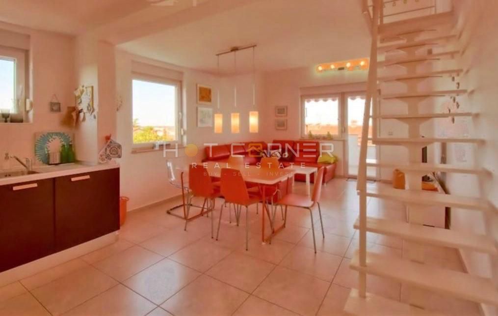 Peroj, priložnost, čudovito stanovanje, 3 spalnice, pogled na morje