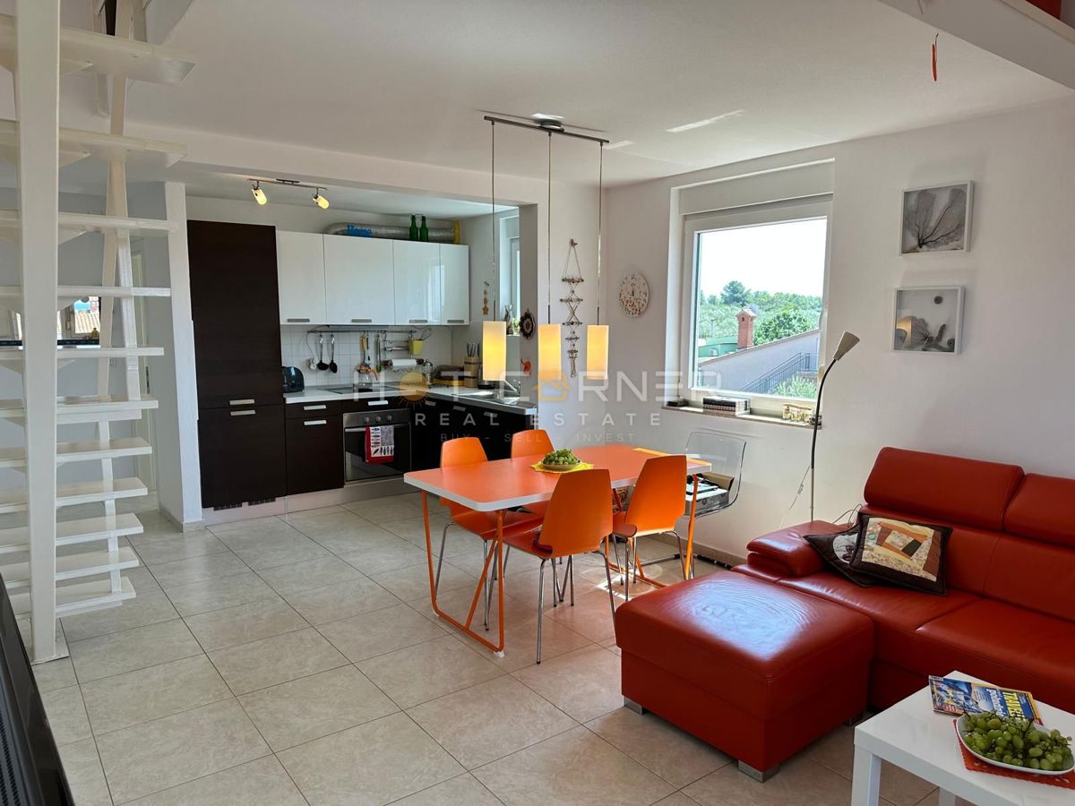 Peroj, priložnost, čudovito stanovanje, 3 spalnice, pogled na morje