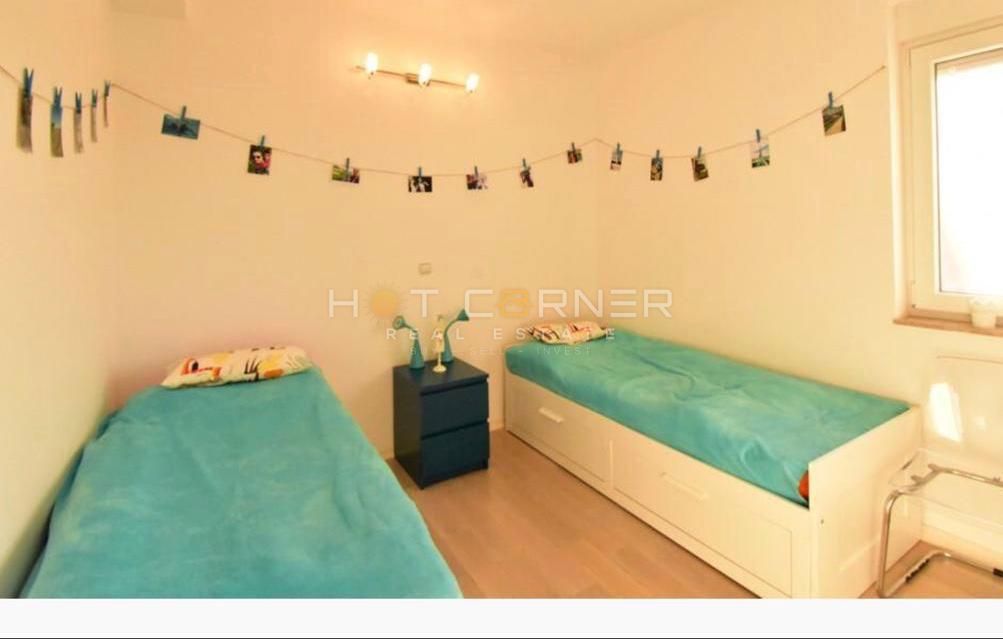 Peroj, priložnost, čudovito stanovanje, 3 spalnice, pogled na morje