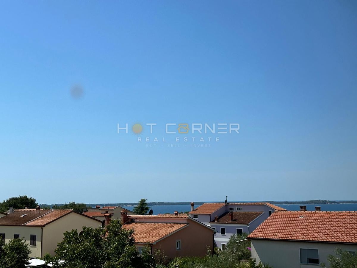 Peroj, priložnost, čudovito stanovanje, 3 spalnice, pogled na morje