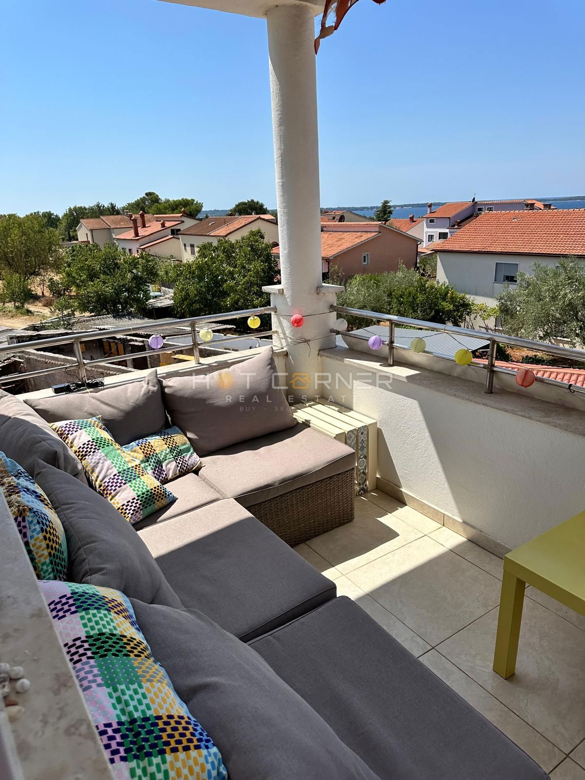 Peroj, priložnost, čudovito stanovanje, 3 spalnice, pogled na morje