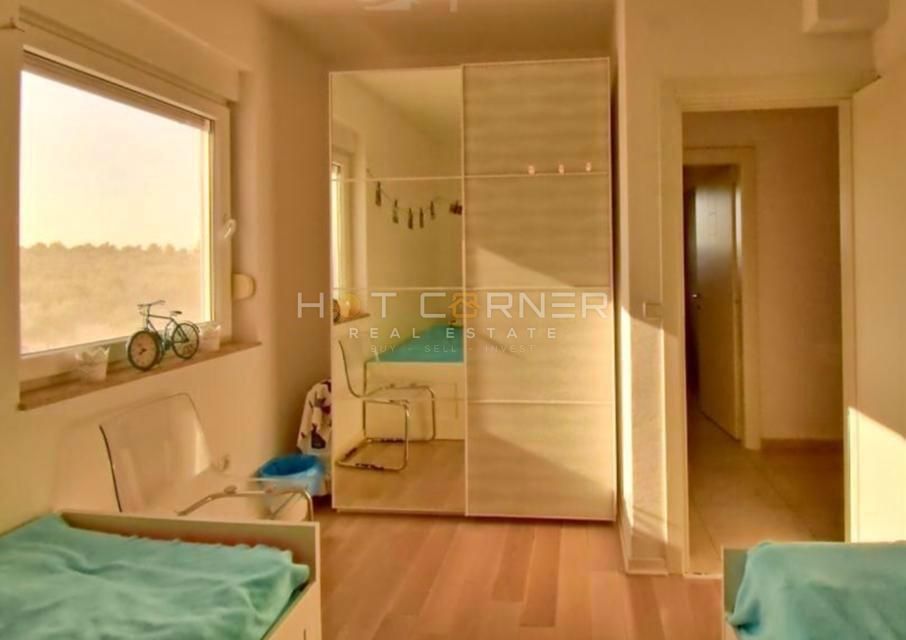 Peroj, priložnost, čudovito stanovanje, 3 spalnice, pogled na morje