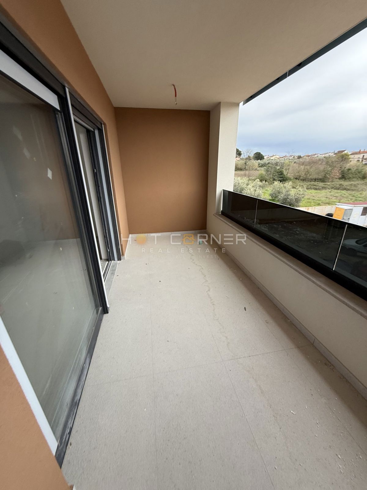 Priložnost, sodobno stanovanje s 2 spalnicama, 1. nadstropje, blizu Pula City Mall-a, vseljivo 06/2026