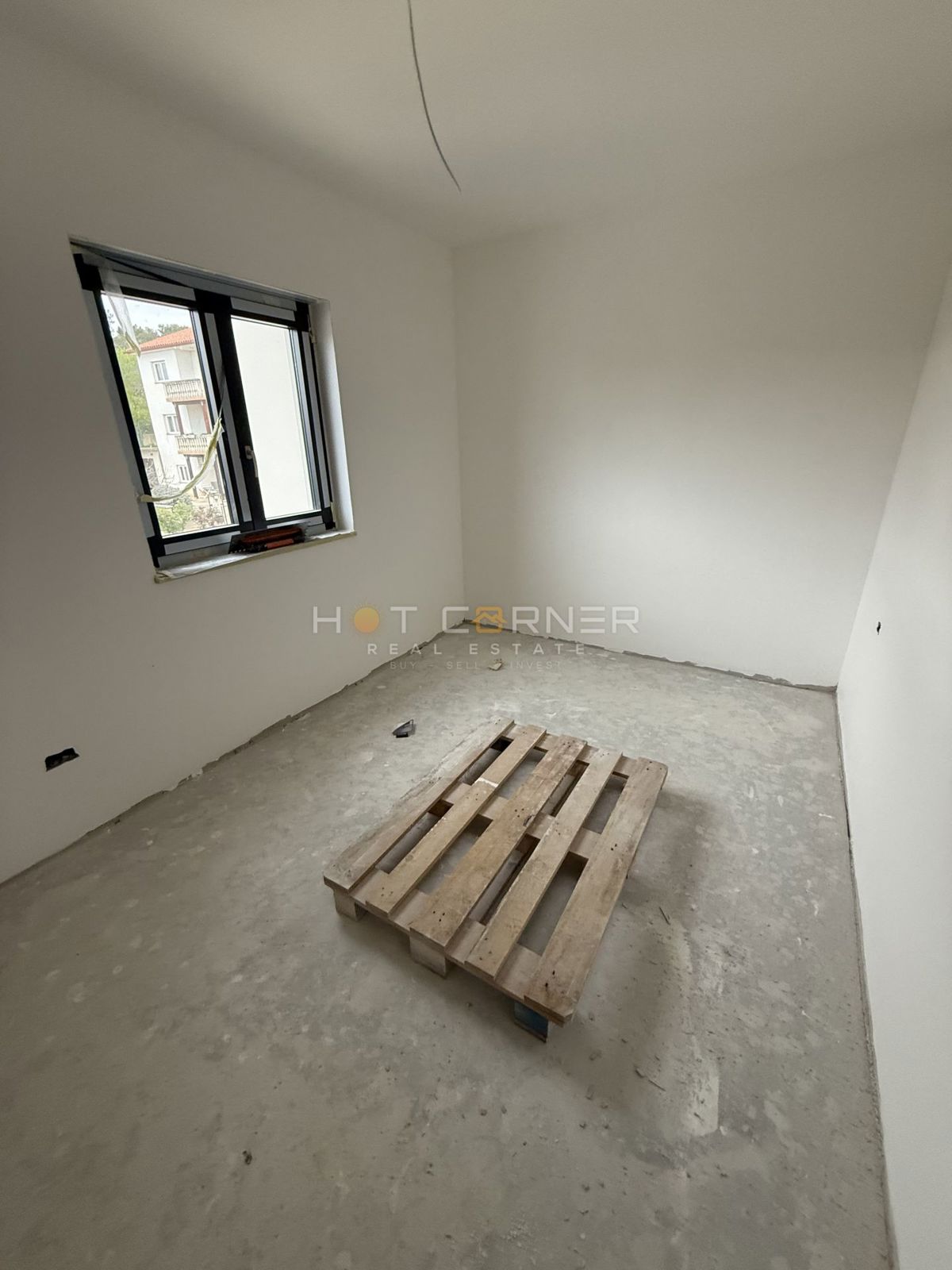 Priložnost, sodobno stanovanje s 2 spalnicama, 1. nadstropje, blizu Pula City Mall-a, vseljivo 06/2026