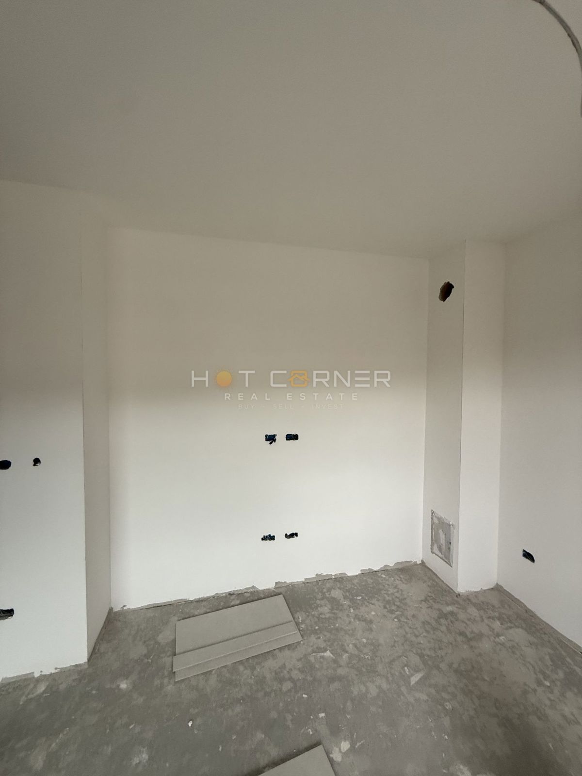 Priložnost, sodobno stanovanje s 2 spalnicama, 1. nadstropje, blizu Pula City Mall-a, vseljivo 06/2026