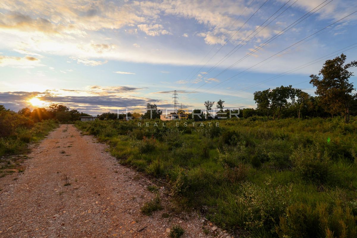 Zemljišče Peroj, Vodnjan, 500m2