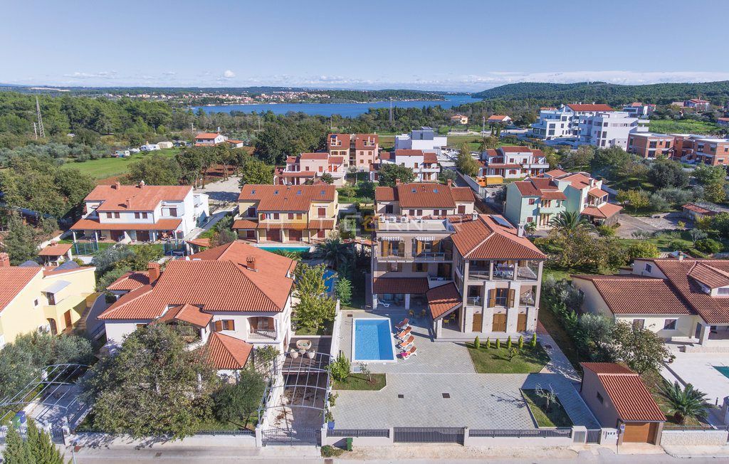 Stanovanje Banjole, Medulin, 180m2