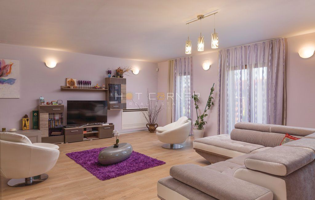 Stanovanje Banjole, Medulin, 180m2