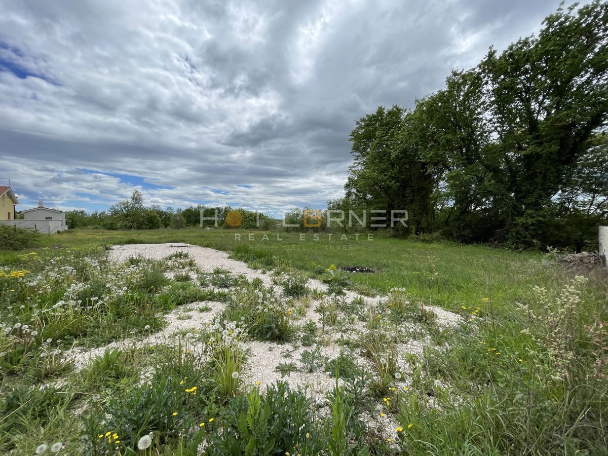 Gradbeno zemljišče Tinjan, 605m2