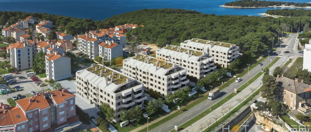 Pulj, Sisplac, luksuzno stanovanje na elitni lokaciji 300 m od plaže, 2 spalnici, jugovzhod, garaža