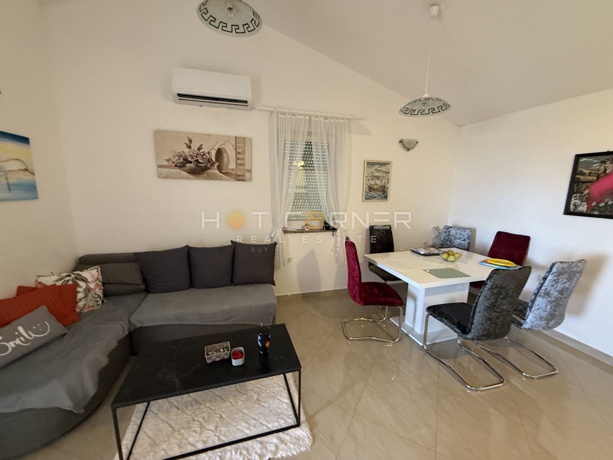 Ližnjan, priložnost: stanovanje z 2 spalnicama, 1. nadstropje, pogled na morje + 100 m² vrta