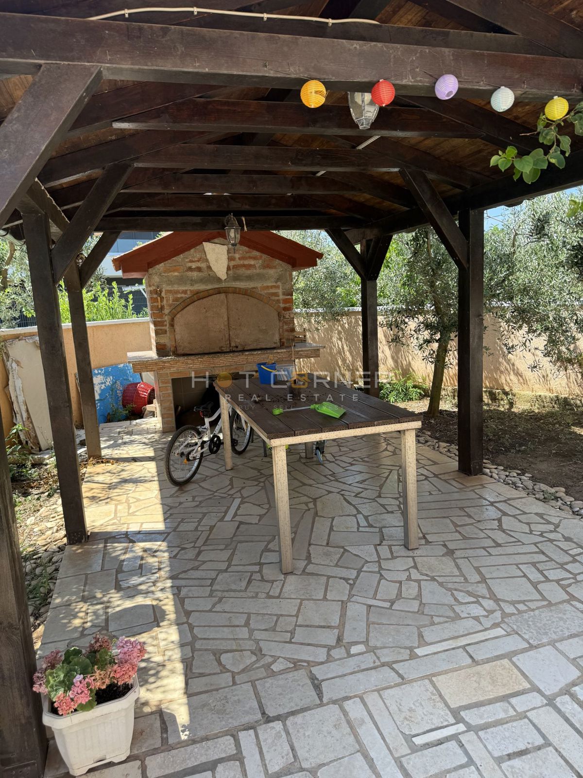 Ližnjan, priložnost: stanovanje z 2 spalnicama, 1. nadstropje, pogled na morje + 100 m² vrta