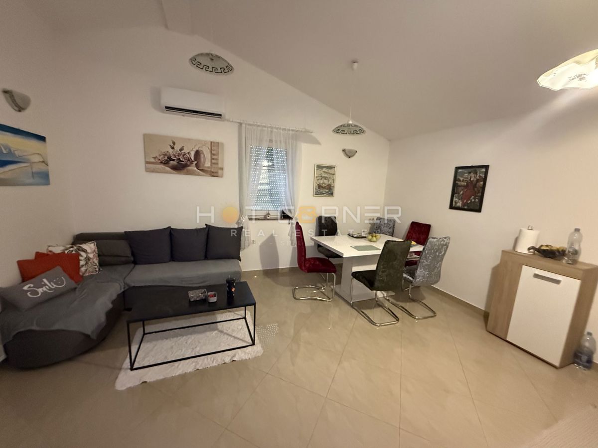 Ližnjan, priložnost: stanovanje z 2 spalnicama, 1. nadstropje, pogled na morje + 100 m² vrta