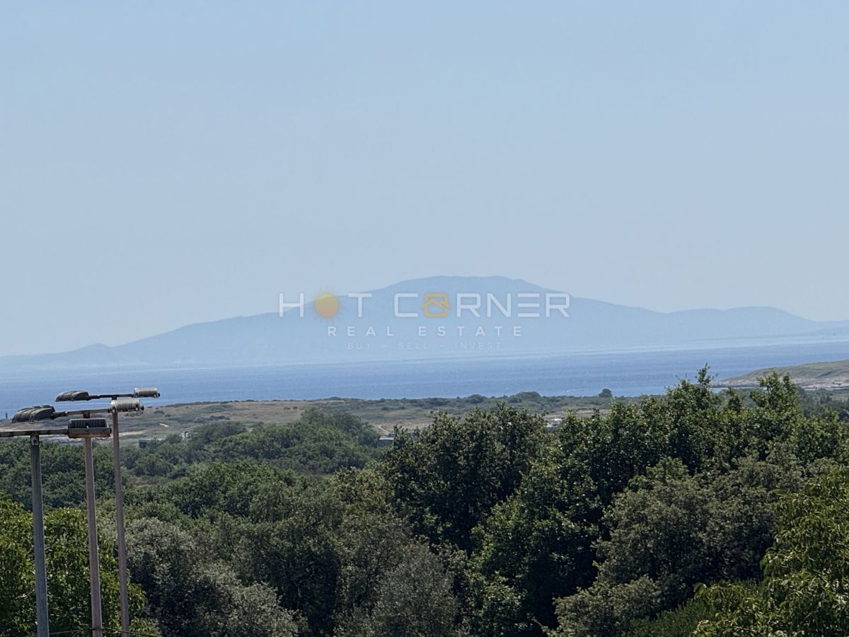 Ližnjan, priložnost: stanovanje z 2 spalnicama, 1. nadstropje, pogled na morje + 100 m² vrta