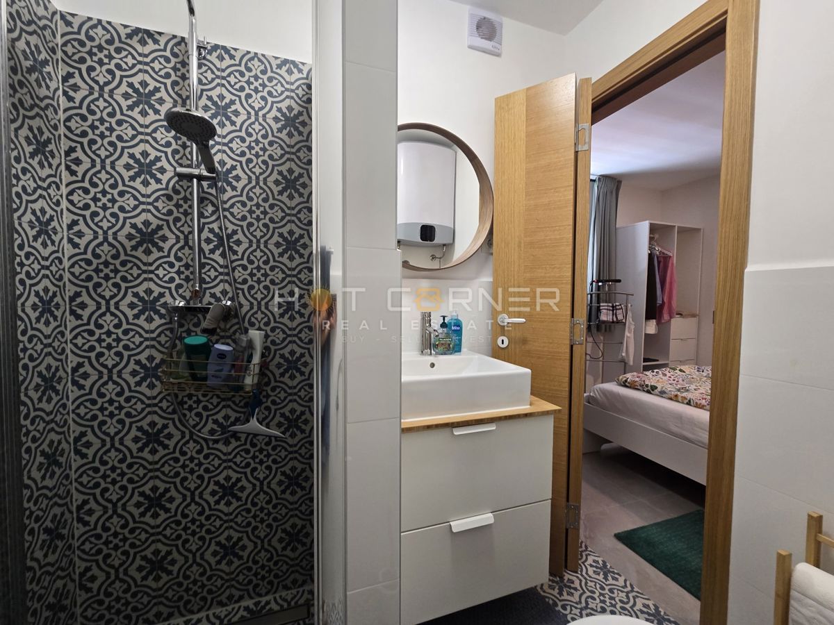 Ekskluzivna ponudba: Duplex iz 16. stoletja z brezčasnim pogledom na Sv. Katarino