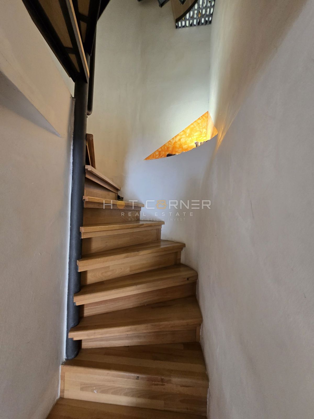 Ekskluzivna ponudba: Duplex iz 16. stoletja z brezčasnim pogledom na Sv. Katarino