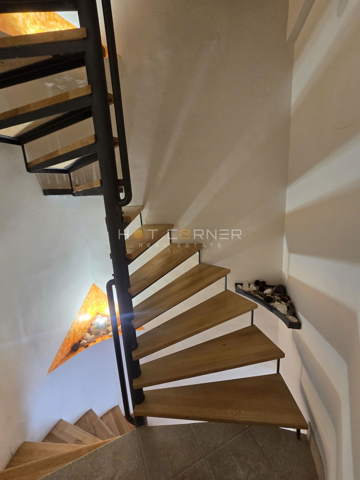 Ekskluzivna ponudba: Duplex iz 16. stoletja z brezčasnim pogledom na Sv. Katarino