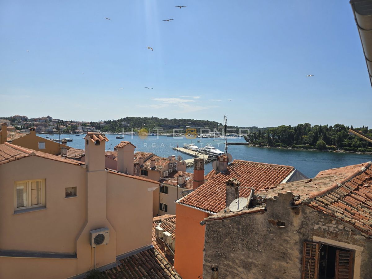 Ekskluzivna ponudba: Duplex iz 16. stoletja z brezčasnim pogledom na Sv. Katarino