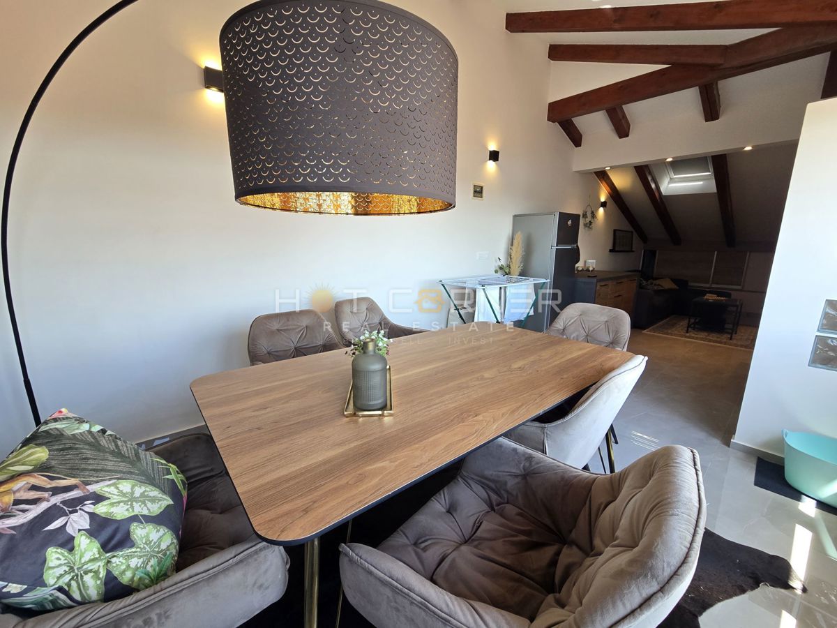 Ekskluzivna ponudba: Duplex iz 16. stoletja z brezčasnim pogledom na Sv. Katarino