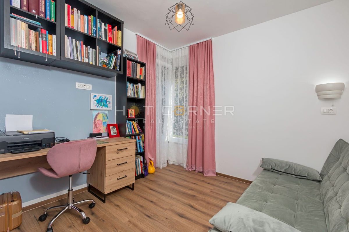 Sodobna družinska hiša z veliko parcelo, novogradnja