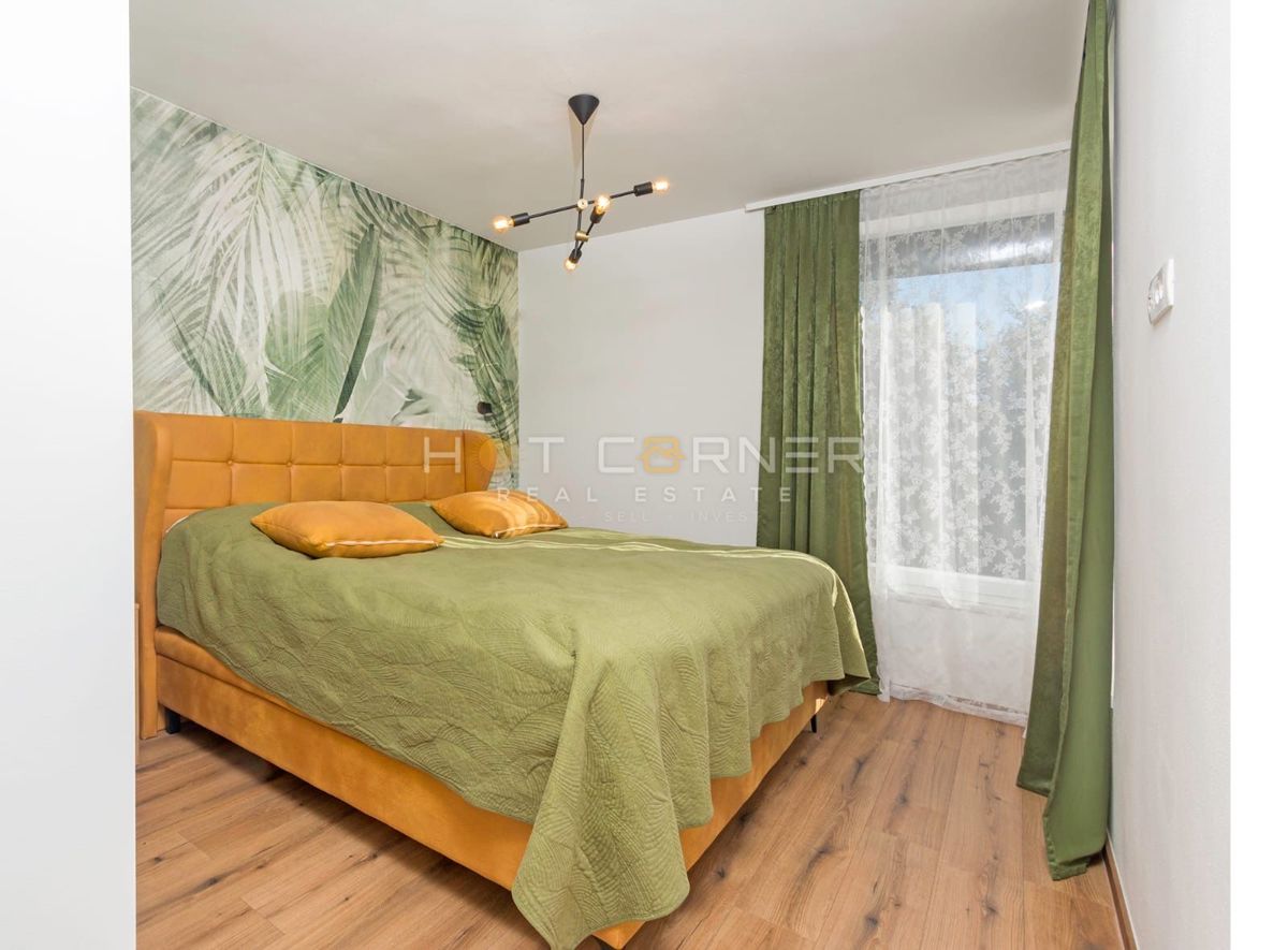 Sodobna družinska hiša z veliko parcelo, novogradnja