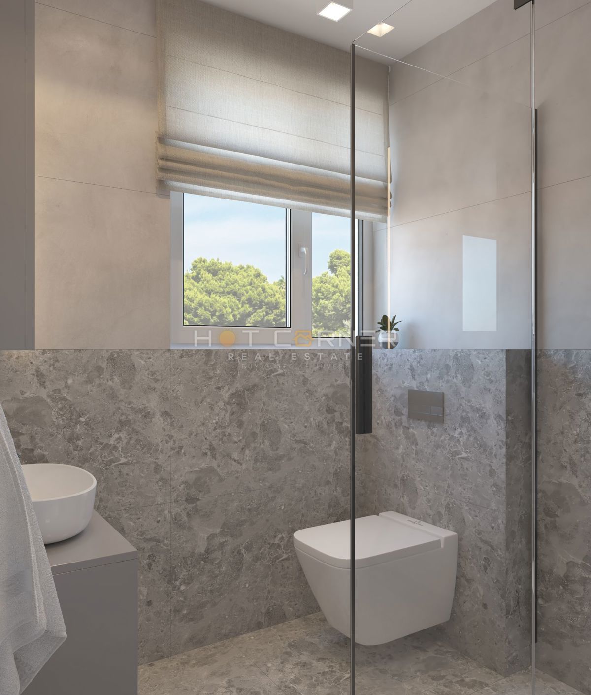 Eleganten trisobni stan v treh etažah z vrtom in pogledom na morje