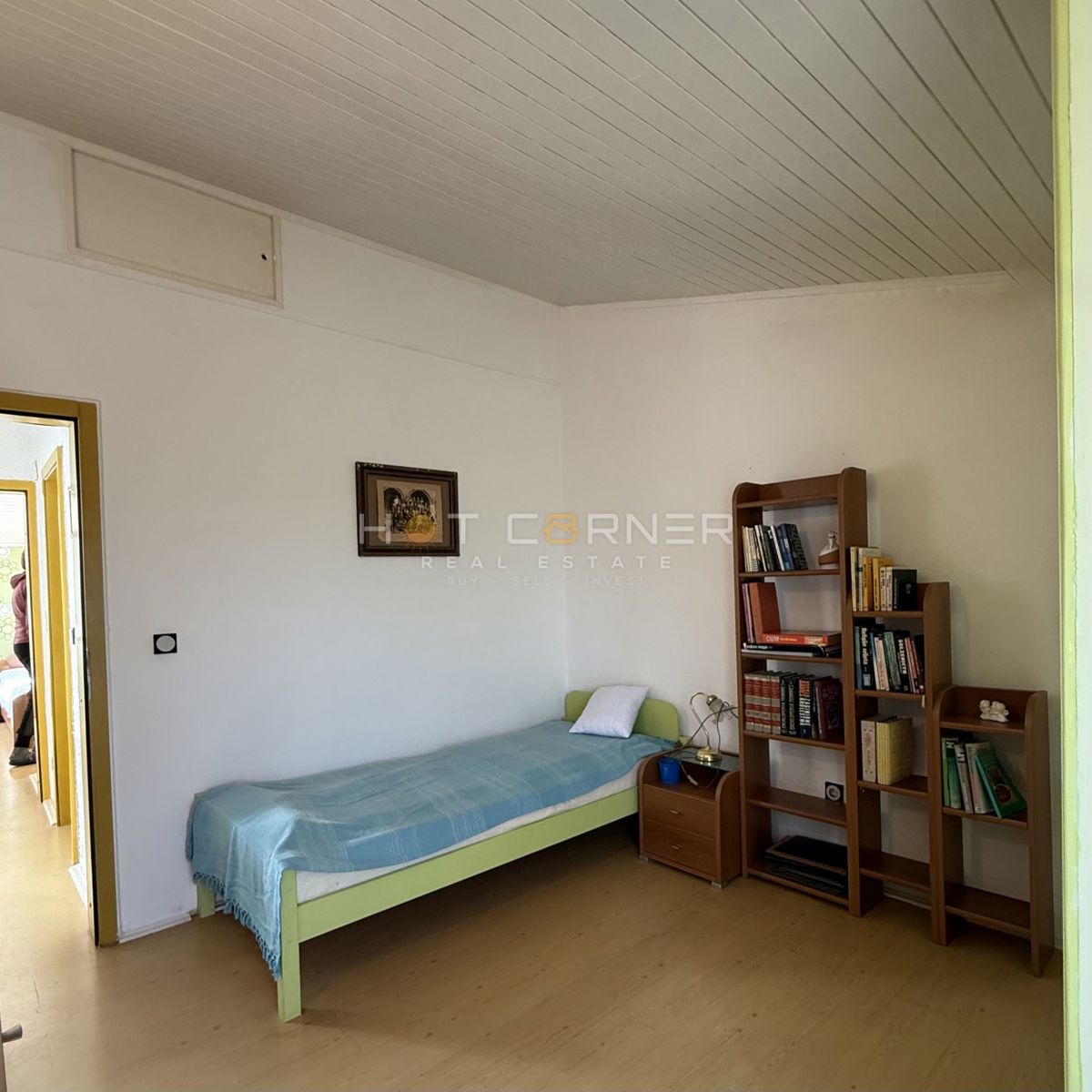 Čudovita hiša blizu morja