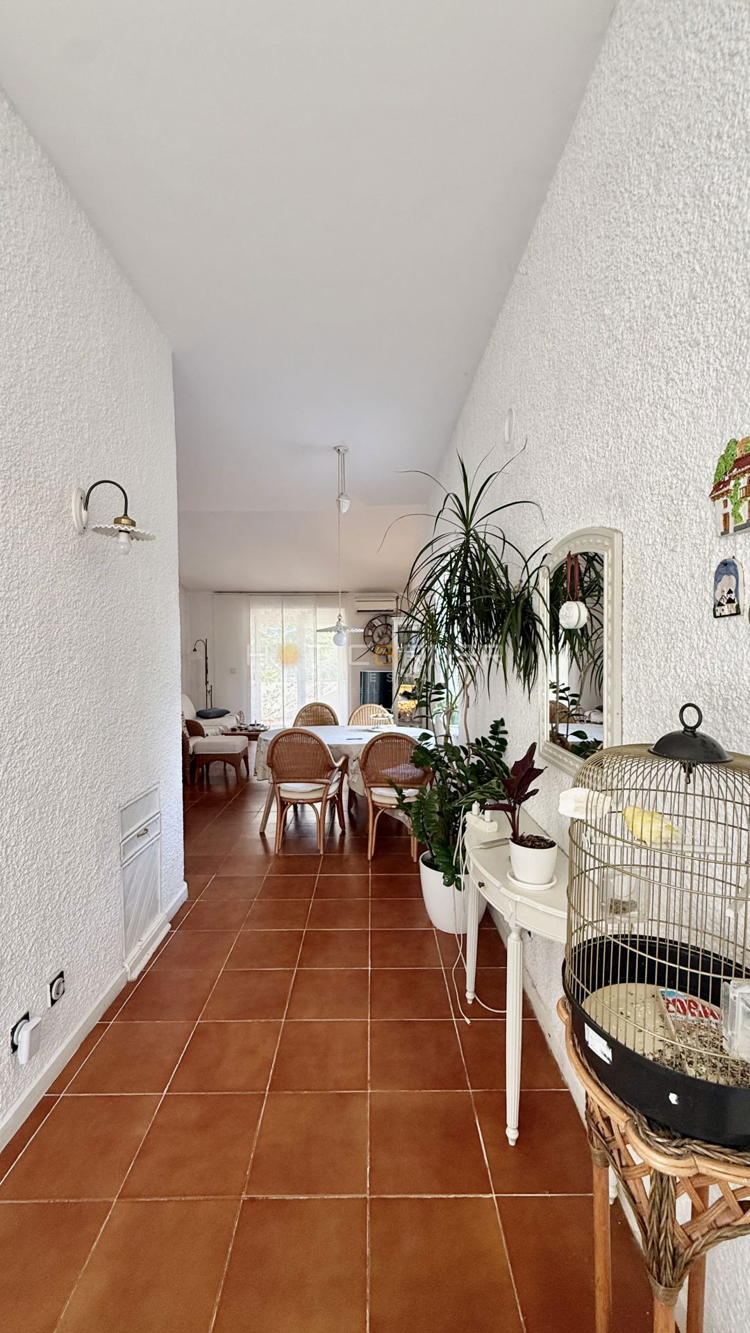 Čudovita hiša blizu morja