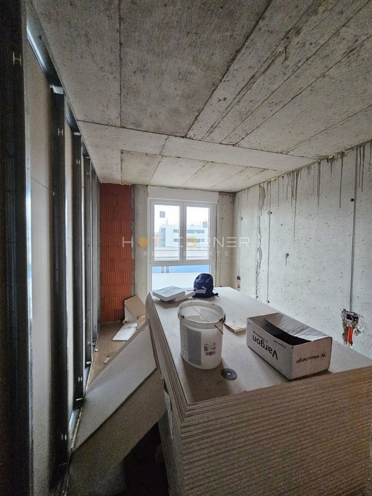 Dvosobno stanovanje v novogradnji z ložo in parkirnim mestom – Monvidal, Pulj