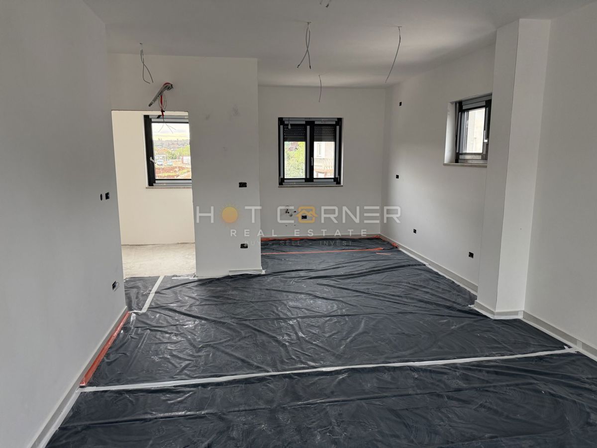 Razkošen penthouse pri Pula City Mall-u, 3SS + velika terasa + plinsko talno ogrevanje