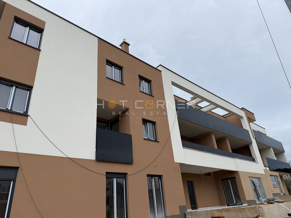 Razkošen penthouse pri Pula City Mall-u, 3SS + velika terasa + plinsko talno ogrevanje