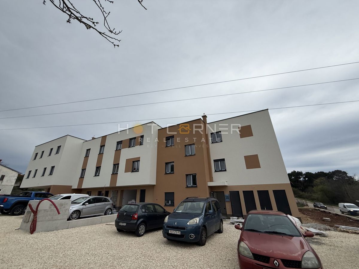 Razkošen penthouse pri Pula City Mall-u, 3SS + velika terasa + plinsko talno ogrevanje