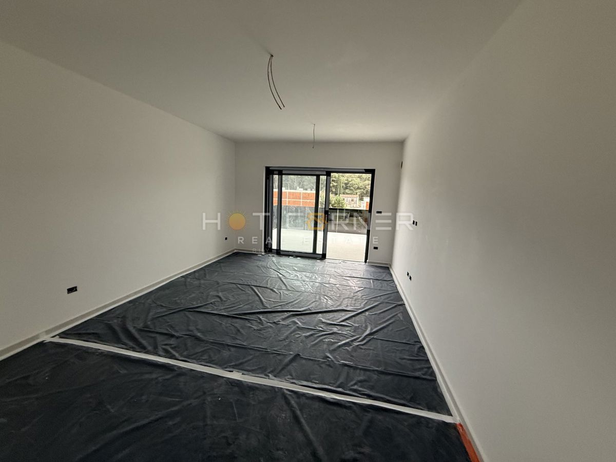 Razkošen penthouse pri Pula City Mall-u, 3SS + velika terasa + plinsko talno ogrevanje