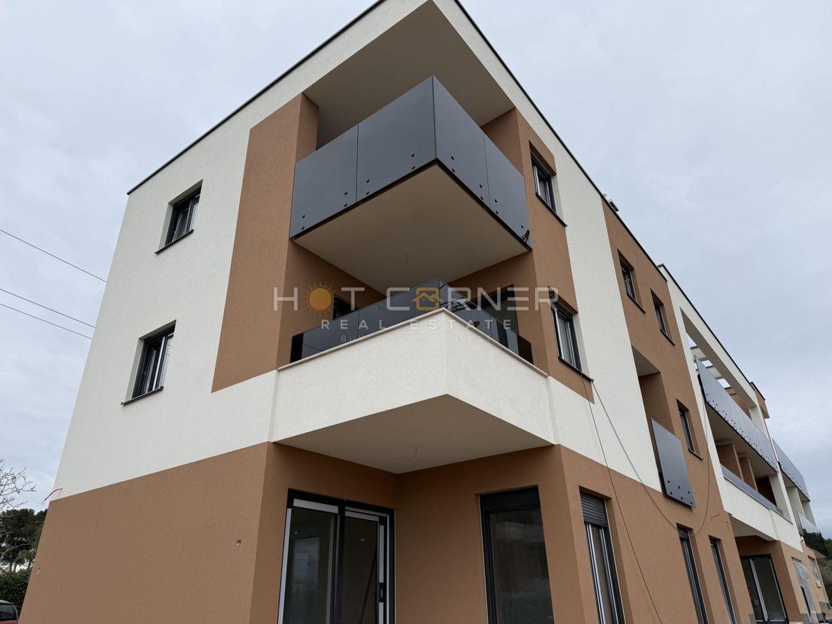 Razkošen penthouse pri Pula City Mall-u, 3SS + velika terasa + plinsko talno ogrevanje