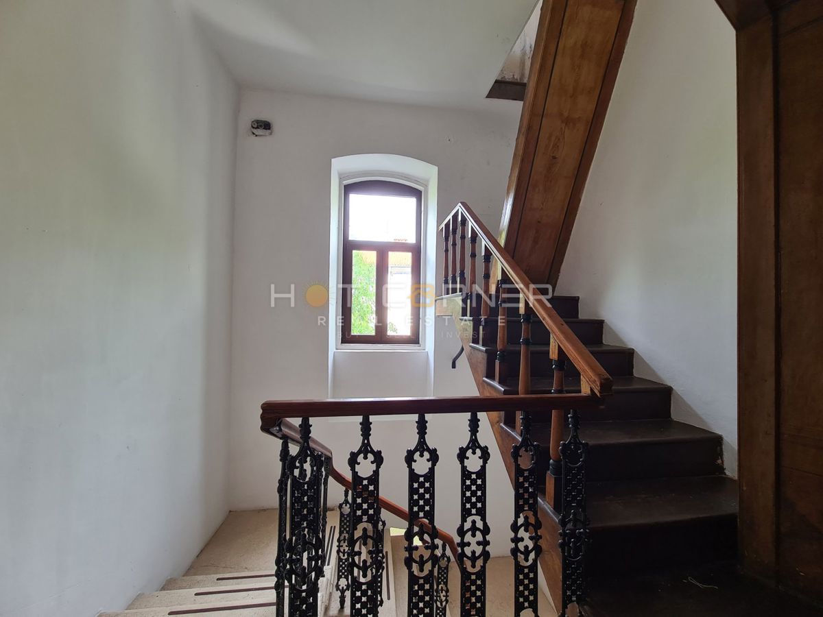 Stanovanje Centar, Pula, 135m2