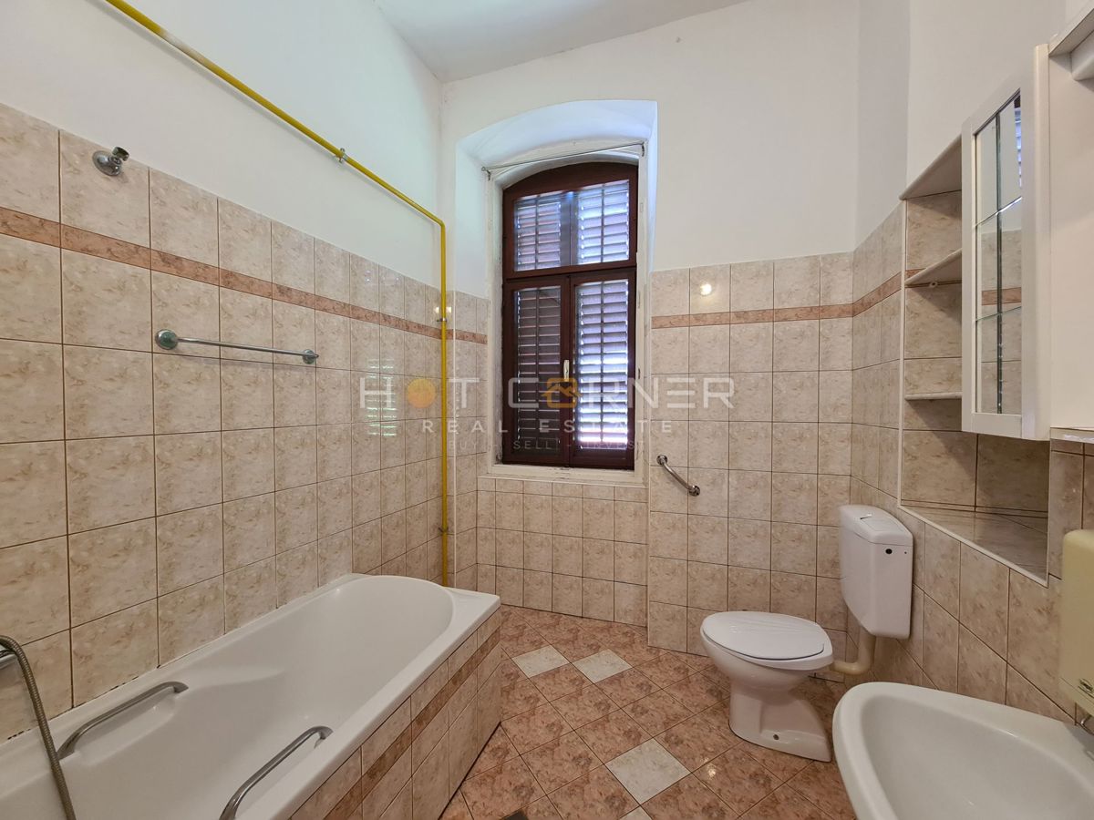 Stanovanje Centar, Pula, 135m2