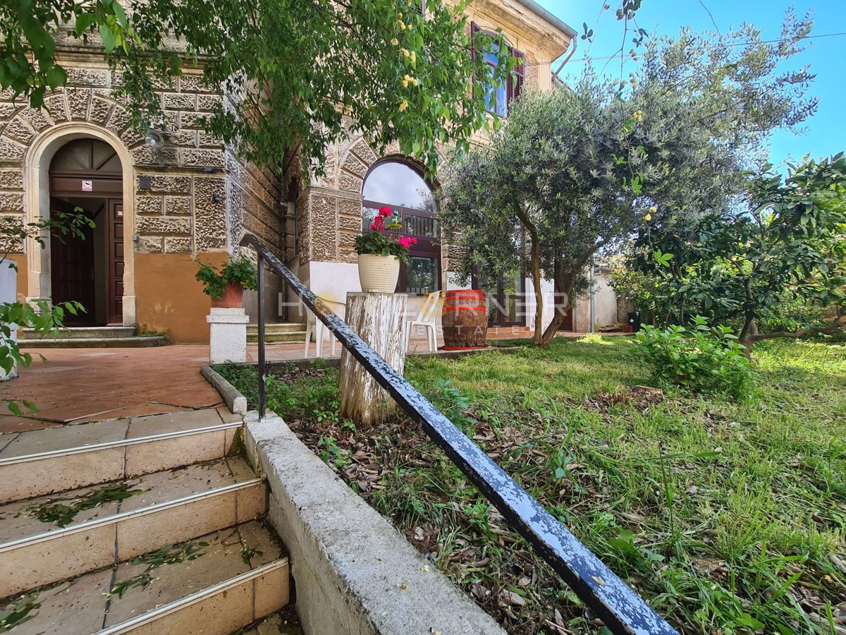 Stanovanje Centar, Pula, 135m2
