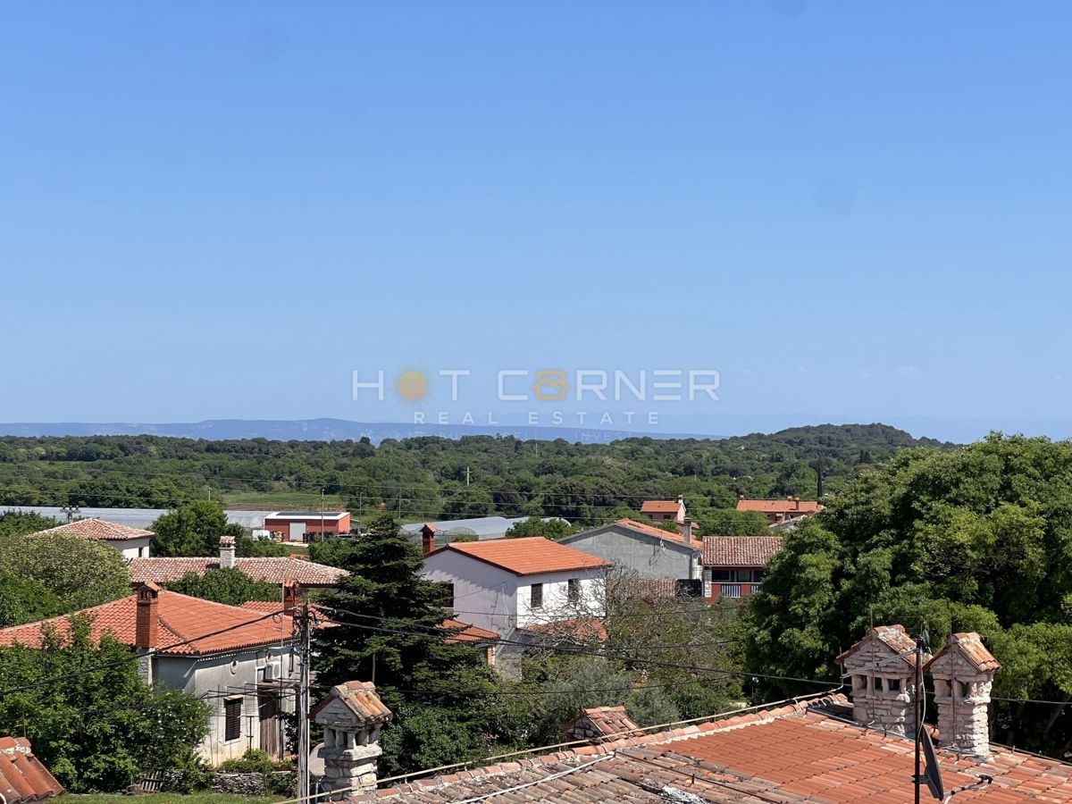 Ližnjan, okolica, pritlično stanovanje s 100 m2 vrta