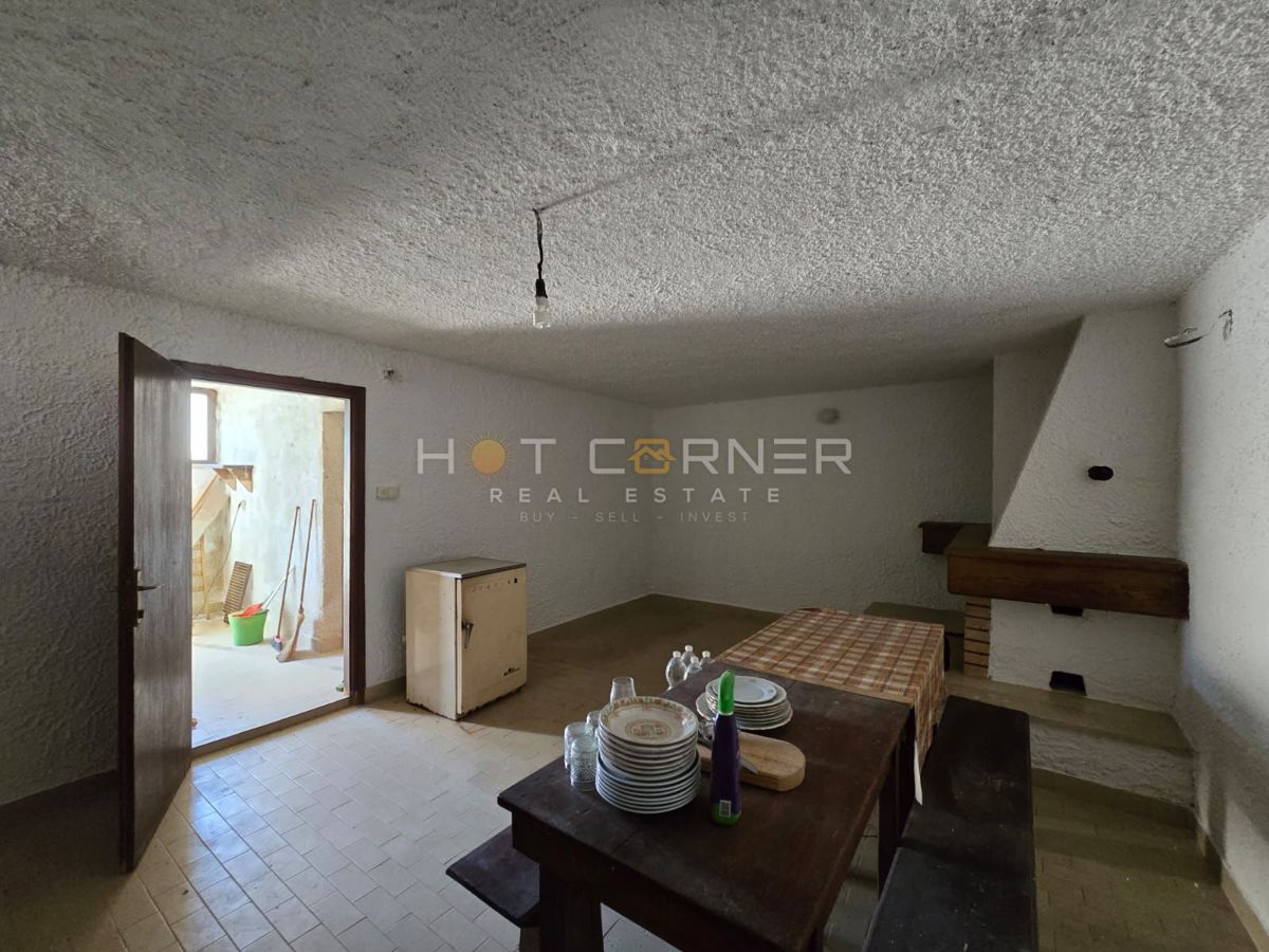 Hiša Valdebek, Pula, 330m2