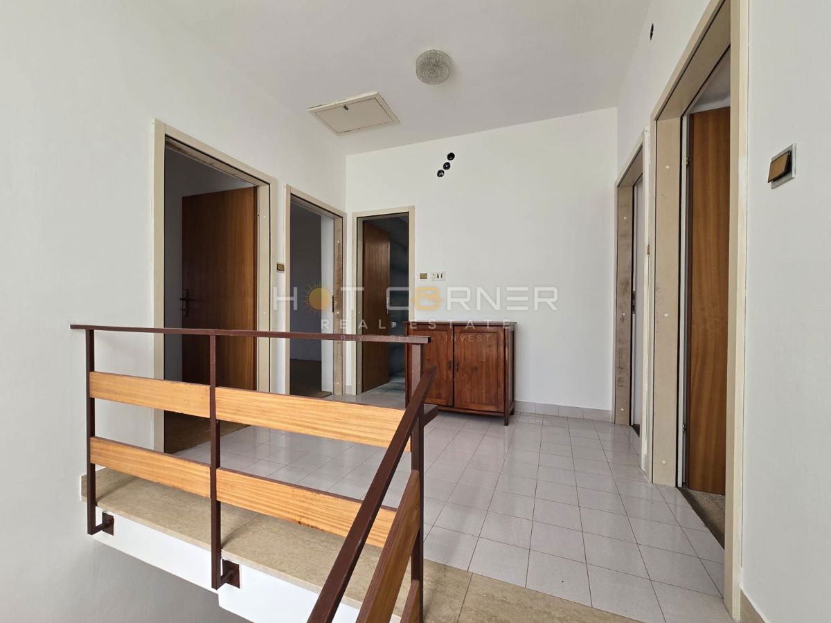 Hiša Valdebek, Pula, 330m2