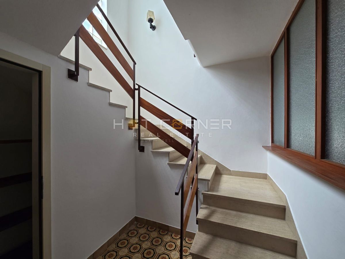 Hiša Valdebek, Pula, 330m2